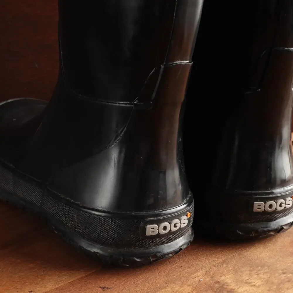 Bogs Rain Boots Youth Size 2 Black Waterproof Pull On Chore Outdoor Utility Flat